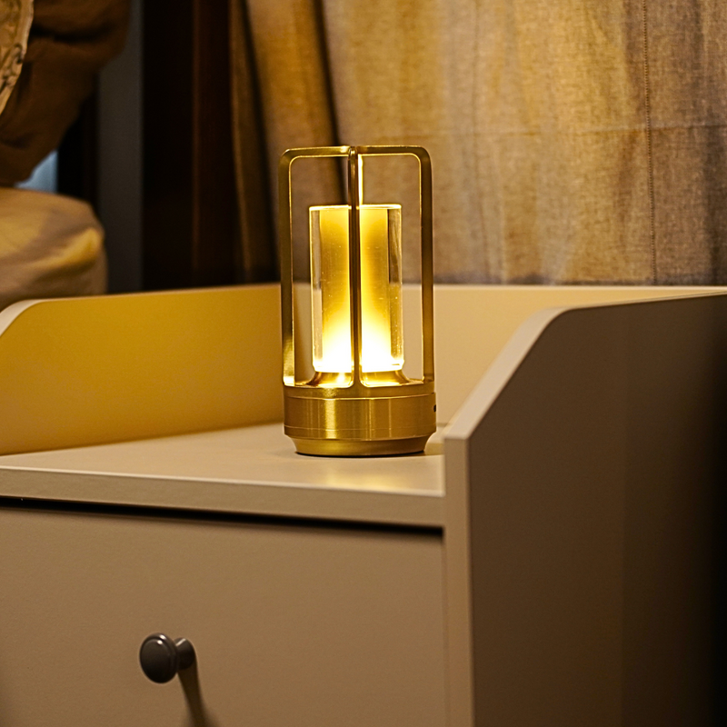 LAIREL™ Crystal Lantern Lamp